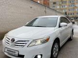 Toyota Camry 2011 года за 8 000 000 тг. в Актобе – фото 2