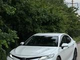 Toyota Camry 2018 года за 13 500 000 тг. в Алматы