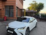 Lexus ES 250 2019 года за 19 500 000 тг. в Алматы