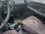 Mitsubishi Carisma 1998 года за 500 000 тг. в Актобе – фото 2