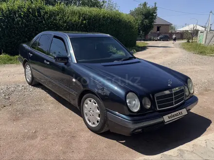 Mercedes-Benz E 280 1996 года за 3 500 000 тг. в Тараз – фото 2