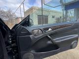 Mercedes-Benz CLK 230 2000 годаүшін2 500 000 тг. в Актау – фото 4
