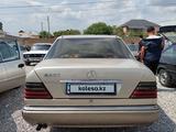 Mercedes-Benz E 280 1993 года за 1 900 000 тг. в Шымкент – фото 2