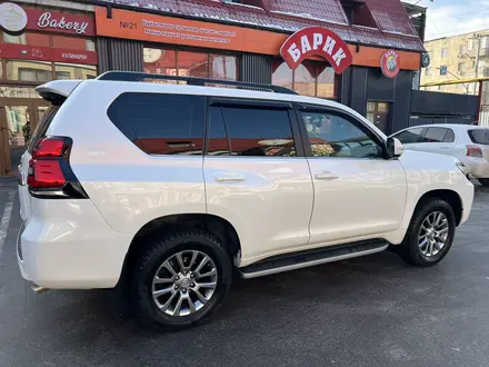 Toyota Land Cruiser Prado 2017 года за 27 700 000 тг. в Алматы – фото 4