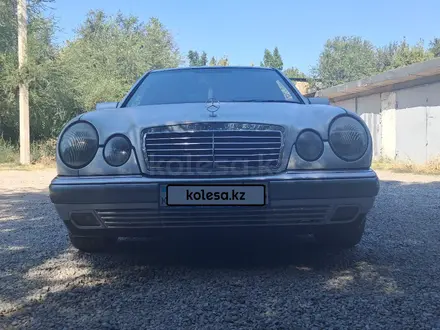 Mercedes-Benz E 280 1997 года за 3 000 000 тг. в Актау