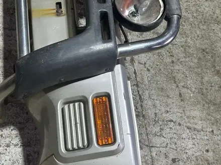 Передний бампер Nissan Mistral r20 за 120 000 тг. в Караганда – фото 2