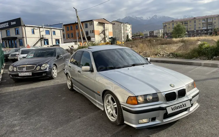 BMW 328 1997 года за 3 300 000 тг. в Алматы