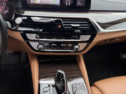 BMW 520 2021 года за 23 500 000 тг. в Алматы – фото 13