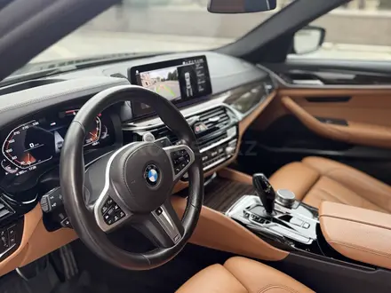 BMW 520 2021 года за 23 500 000 тг. в Алматы – фото 17