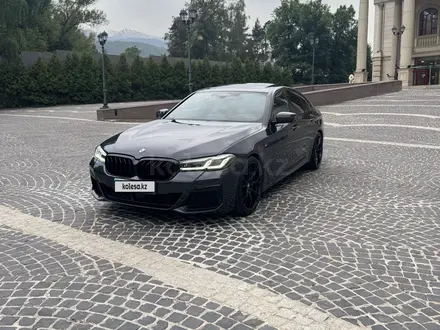 BMW 520 2021 года за 23 500 000 тг. в Алматы – фото 3