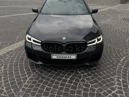 BMW 520 2021 года за 23 500 000 тг. в Алматы – фото 4