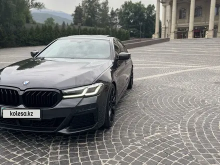 BMW 520 2021 года за 23 500 000 тг. в Алматы – фото 5