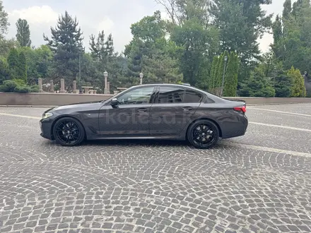 BMW 520 2021 года за 23 500 000 тг. в Алматы – фото 7
