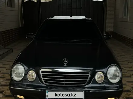 Mercedes-Benz E 320 1999 года за 6 400 000 тг. в Шымкент – фото 2