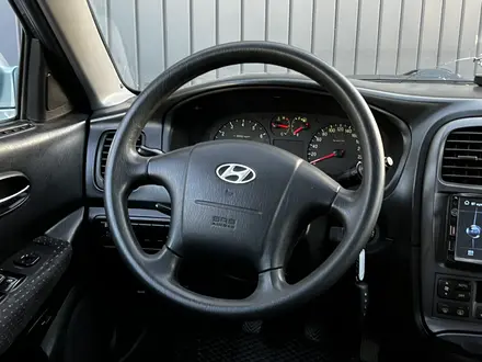Hyundai Sonata 2003 года за 3 000 000 тг. в Актобе – фото 12