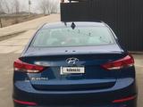 Hyundai Elantra 2017 года за 6 000 000 тг. в Шымкент – фото 2