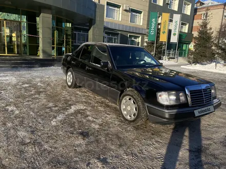 Mercedes-Benz E 200 1993 года за 1 800 000 тг. в Петропавловск – фото 7