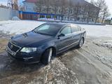 Volkswagen Passat 2005 года за 3 600 000 тг. в Костанай – фото 2