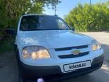 Chevrolet Niva 2014 года за 3 000 000 тг. в Астана – фото 2
