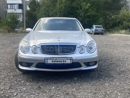 Mercedes-Benz E 320 2002 года за 6 100 000 тг. в Караганда – фото 2