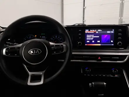 Kia K5 2020 года за 8 590 000 тг. в Актобе – фото 13