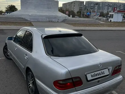 Mercedes-Benz E 320 1999 года за 4 800 000 тг. в Караганда – фото 12