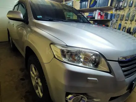 Toyota RAV4 2011 года за 8 800 000 тг. в Уральск – фото 16