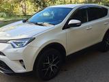 Toyota RAV4 2018 года за 11 500 000 тг. в Усть-Каменогорск – фото 4