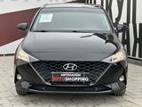 Hyundai Accent 2021 года за 7 650 000 тг. в Актобе – фото 2