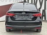 Hyundai Accent 2021 года за 7 650 000 тг. в Актобе – фото 4