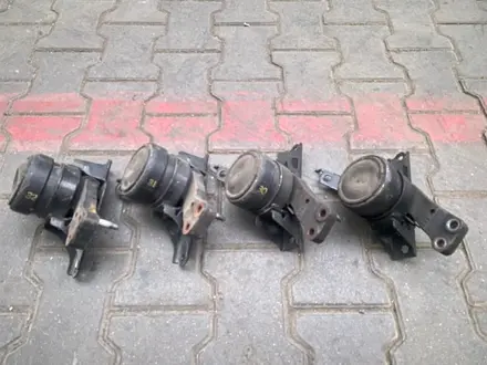 Подушка двигателя Toyota Yaris за 20 000 тг. в Алматы – фото 2