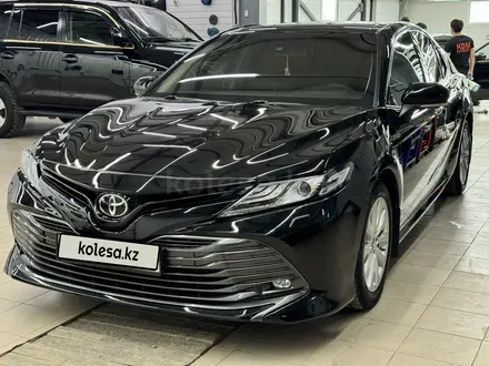 Toyota Camry 2018 года за 9 000 000 тг. в Уральск