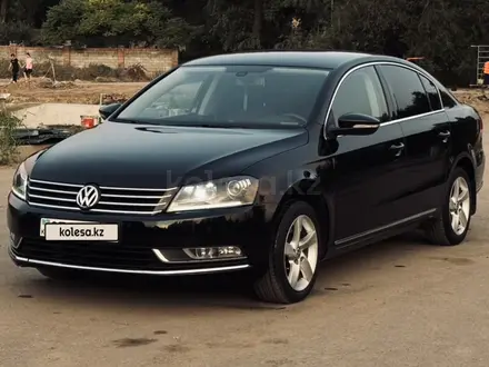 Volkswagen Passat 2013 года за 5 500 000 тг. в Алматы – фото 2