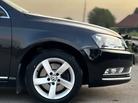 Volkswagen Passat 2013 года за 5 500 000 тг. в Алматы – фото 10