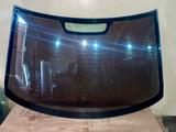 Заднее стекло Вольво с40 1 Заднее стекло Volvo s40 1 за 26 600 тг. в Костанай