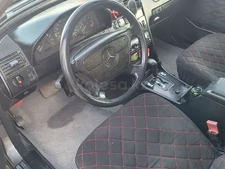 Mercedes-Benz C 200 1995 года за 1 800 000 тг. в Алматы – фото 4