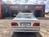 Mercedes-Benz E 200 1997 годаүшін2 600 000 тг. в Астана