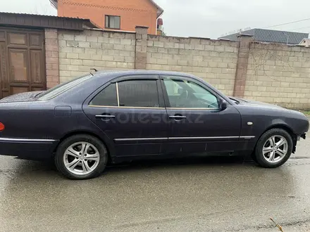 Mercedes-Benz E 280 1997 года за 2 700 000 тг. в Талдыкорган – фото 4