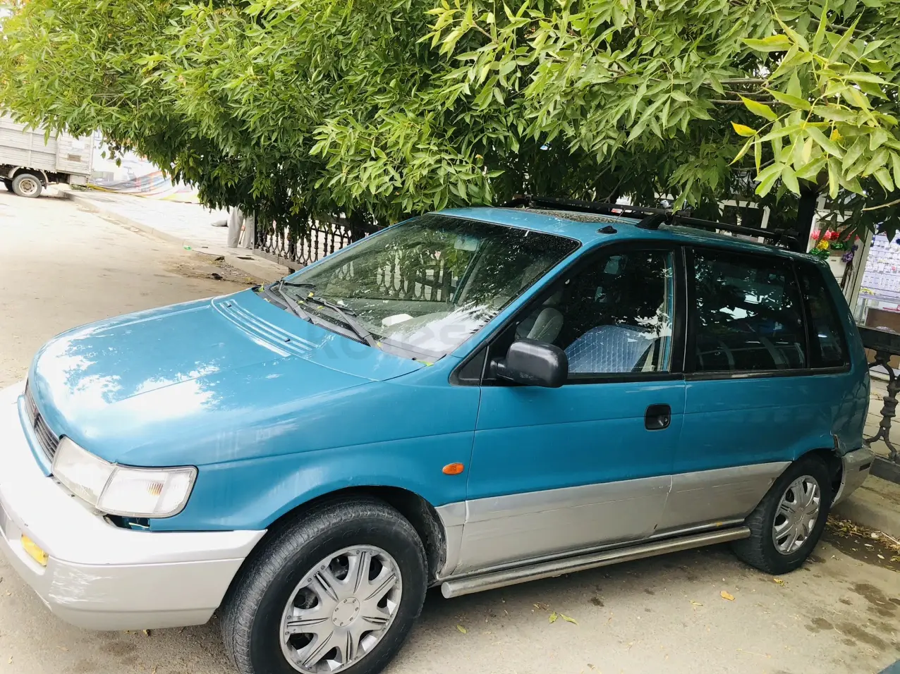 Mitsubishi Space Runner, 1992