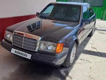 Mercedes-Benz E 260 1991 года за 1 600 000 тг. в Жетысай – фото 7