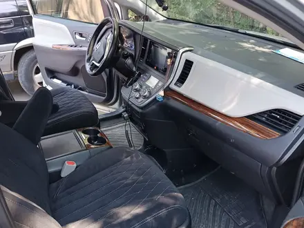 Toyota Sienna 2015 года за 13 500 000 тг. в Алматы – фото 18