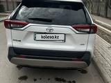 Toyota RAV4 2023 года за 17 800 000 тг. в Астана – фото 3