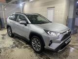 Toyota RAV4 2020 года за 16 300 000 тг. в Астана – фото 3