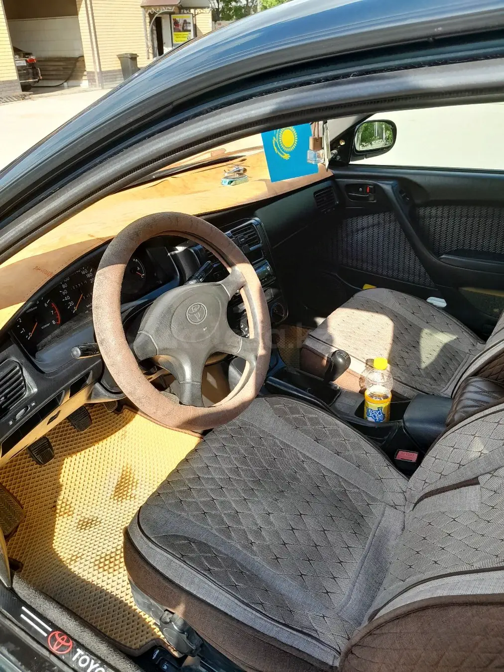 Toyota Carina E, 1994