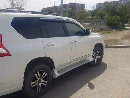 Toyota Land Cruiser Prado 2014 года за 13 900 000 тг. в Астана – фото 3