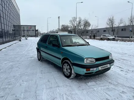 Volkswagen Golf 1994 года за 1 700 000 тг. в Караганда – фото 3