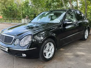 Mercedes-Benz E 240