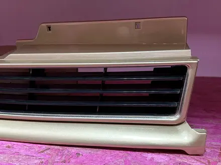 Решетка радиатора Mitsubishi Space Wagon (1992-1996) за 9 000 тг. в Астана – фото 2