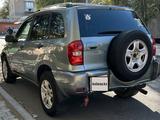 Toyota RAV4 2004 года за 4 900 000 тг. в Атырау – фото 2