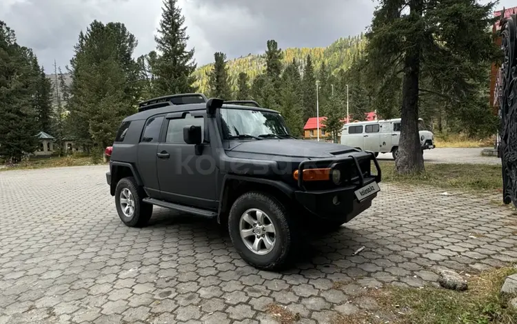 Toyota FJ Cruiser 2006 года за 12 000 000 тг. в Астана